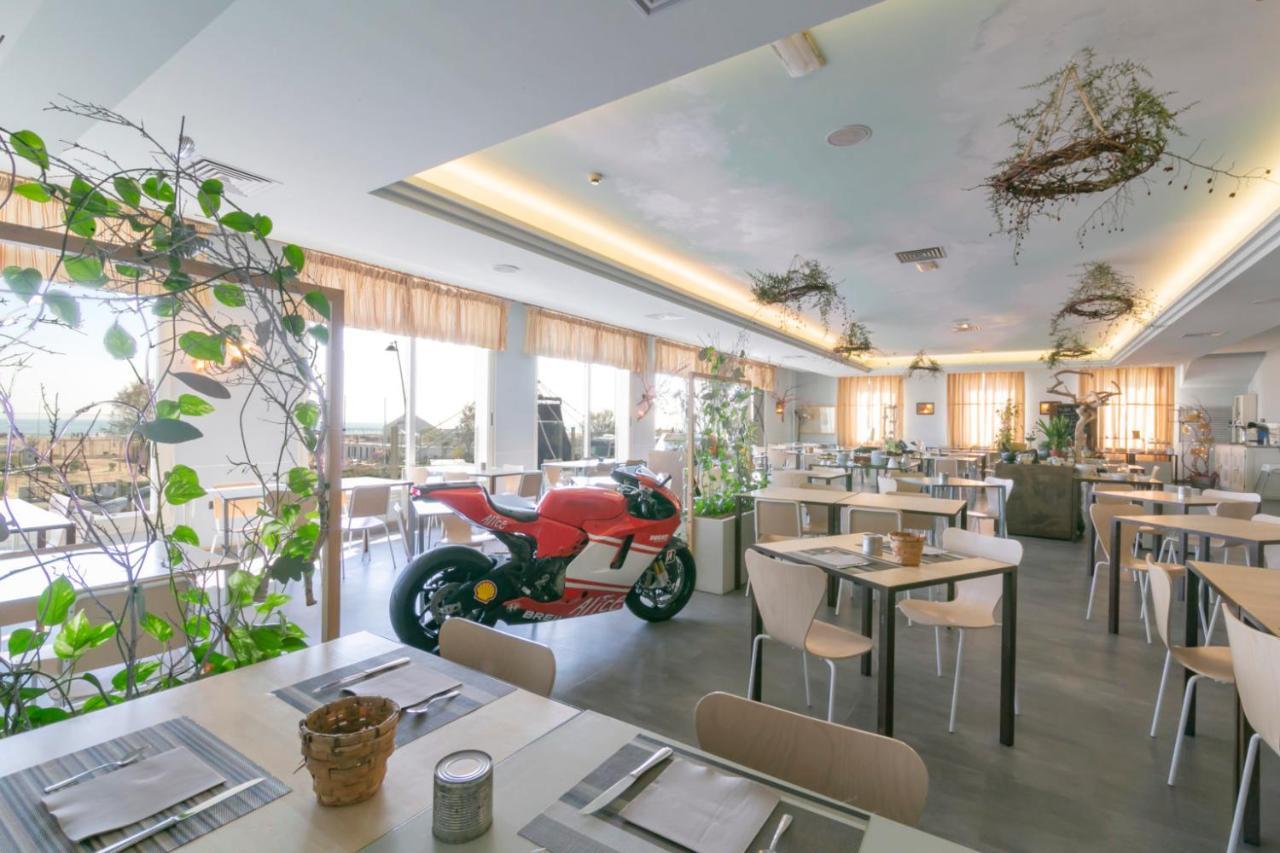 Hotel Corallo Ріміні Екстер'єр фото