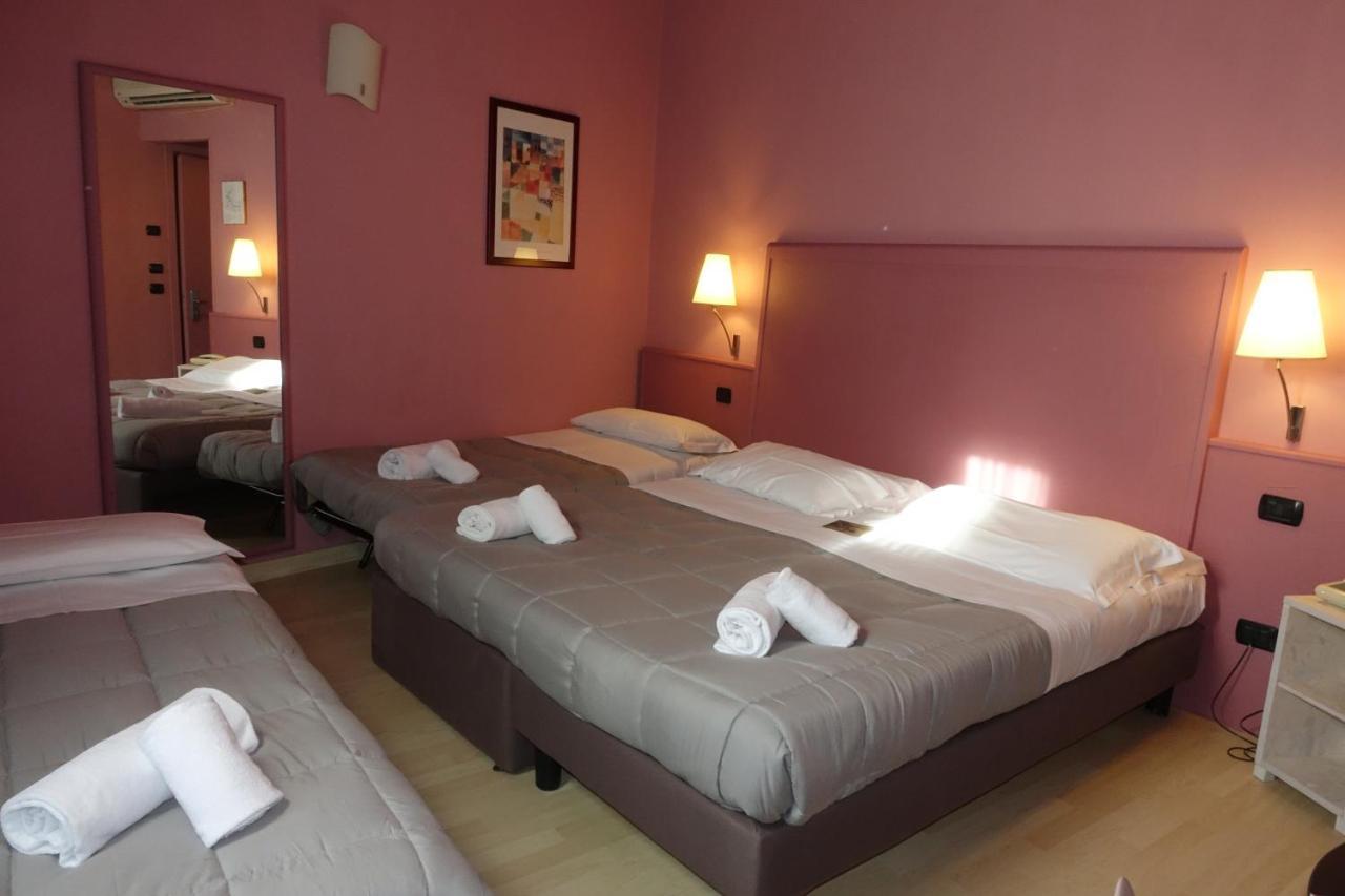 Hotel Corallo Ріміні Екстер'єр фото