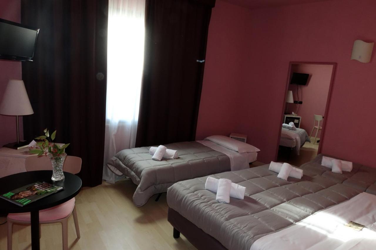 Hotel Corallo Ріміні Екстер'єр фото