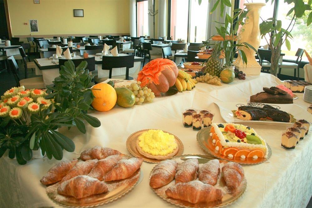 Hotel Corallo Ріміні Екстер'єр фото