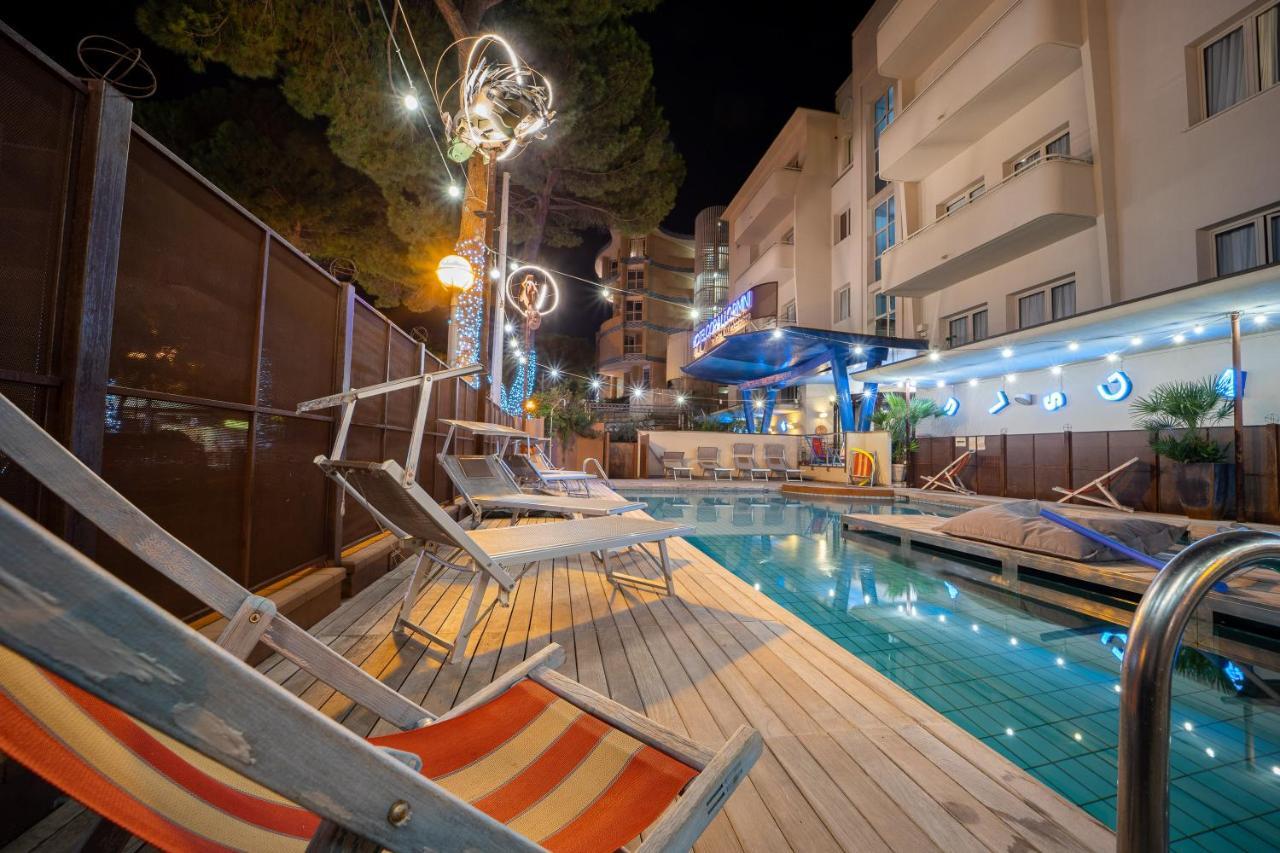 Hotel Corallo Ріміні Екстер'єр фото